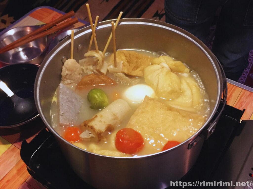 寒い時期のキャンプ飯、おでんの写真
