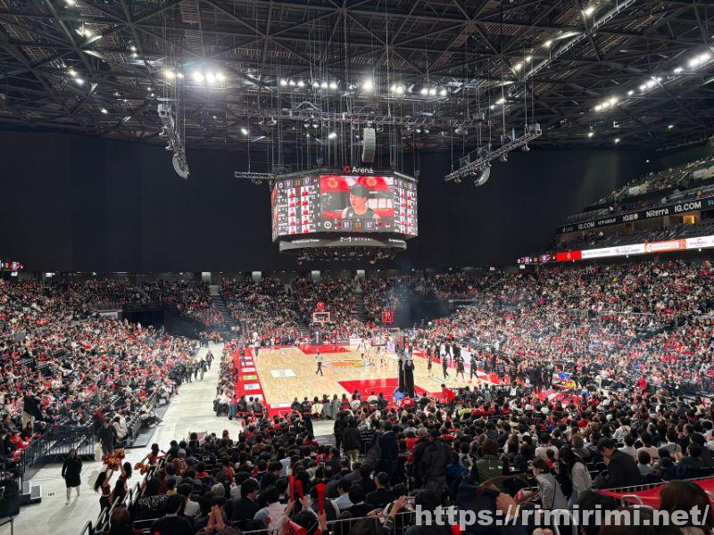 IGアリーナで行われたBリーグの試合を観客席から見た会場全体の様子